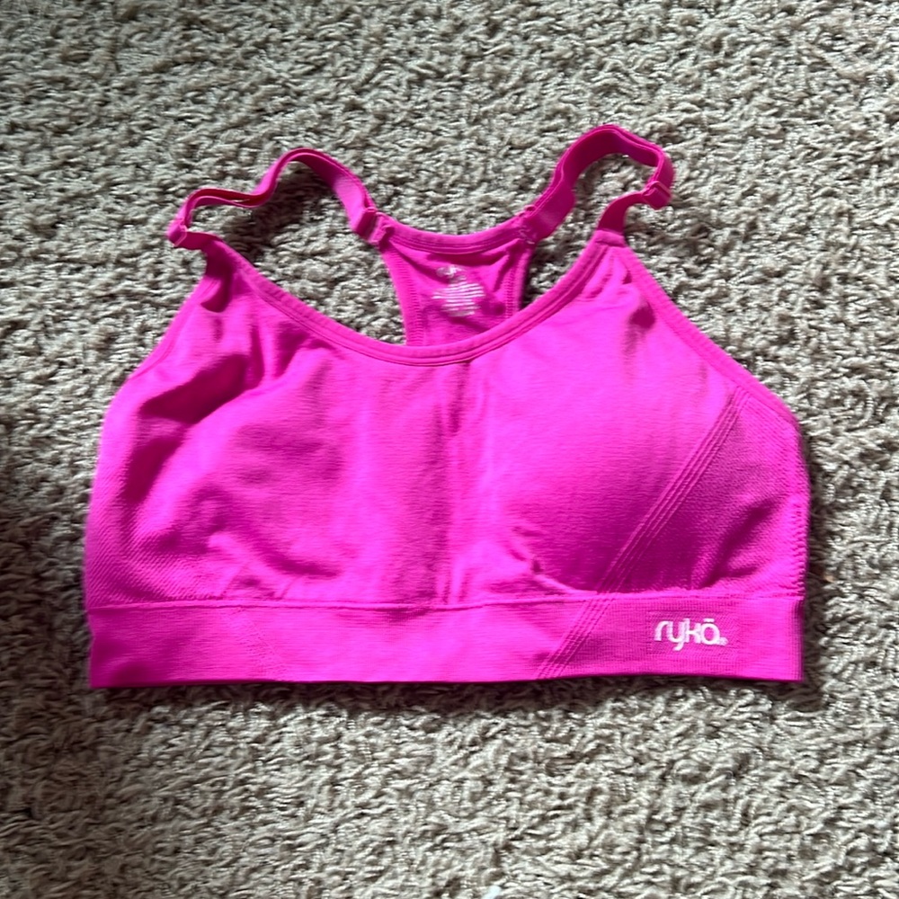 Rykä pink sports bra